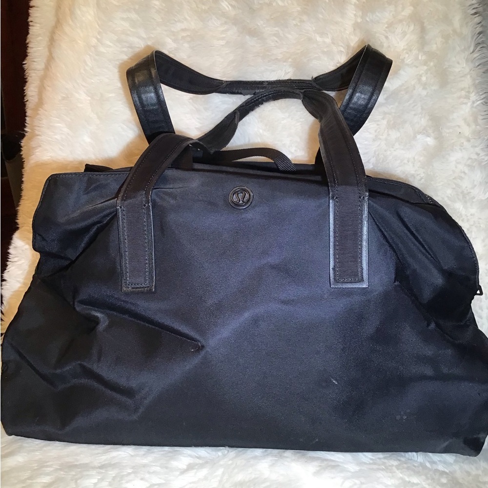 Lululemon black gym bag